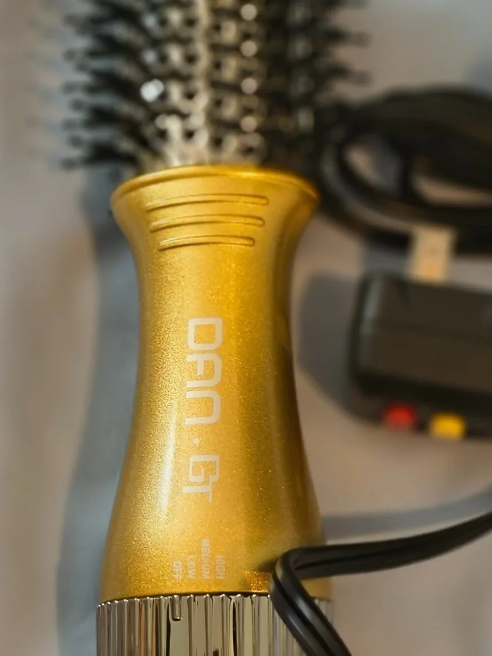 DAN Technology Dual Voltage Blow Dryer Brush